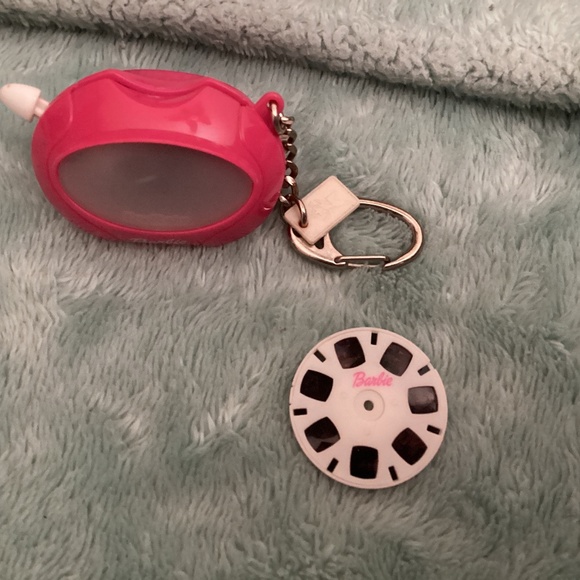 Barbie Mini View-Master keychain - Picture 2 of 5